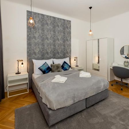 Delightful 1 Bedroom Near Schoenbrunn And Westbahnhof With Big Porch Bécs Kültér fotó