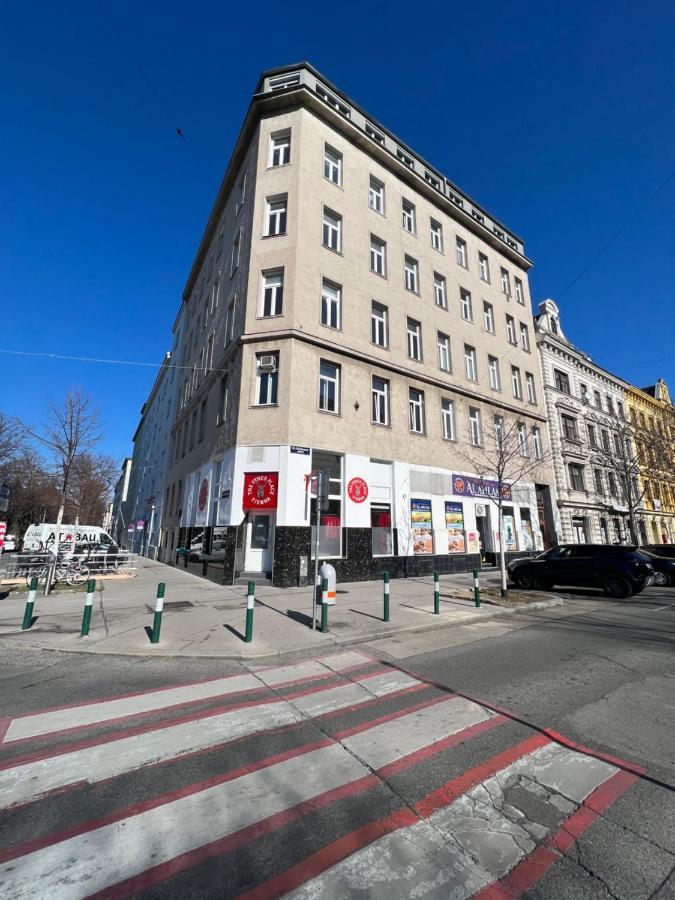 Delightful 1 Bedroom Near Schoenbrunn And Westbahnhof With Big Porch Bécs Kültér fotó